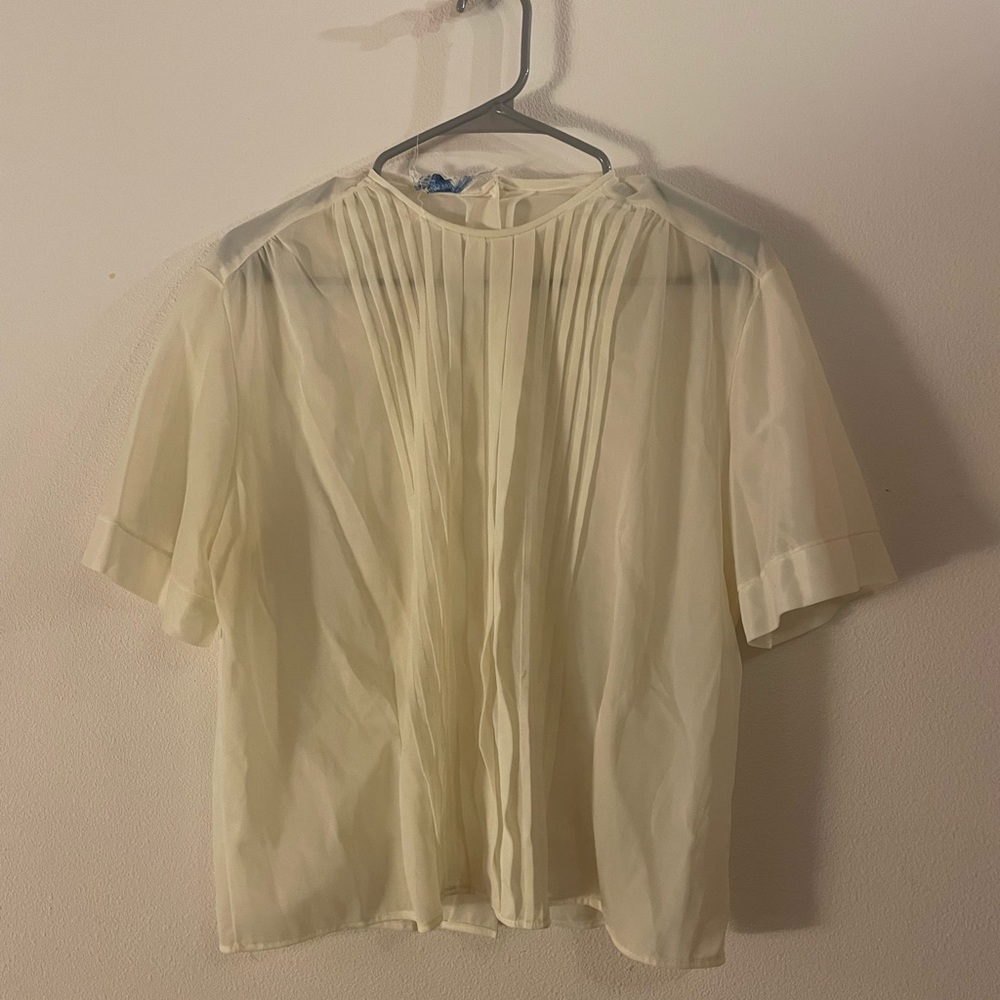 Soft Lowy silk like button up.